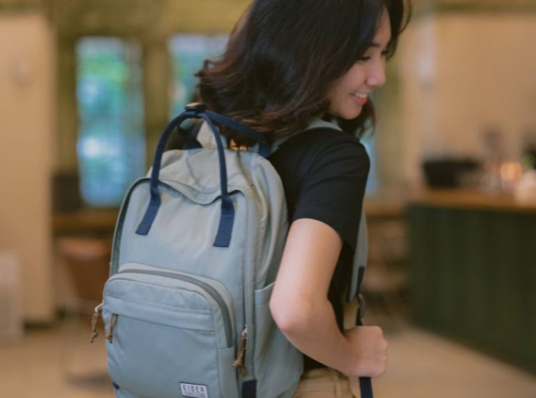 9 Rekomendasi Ransel Wanita, Cocok Untuk Kamu yang Aktif